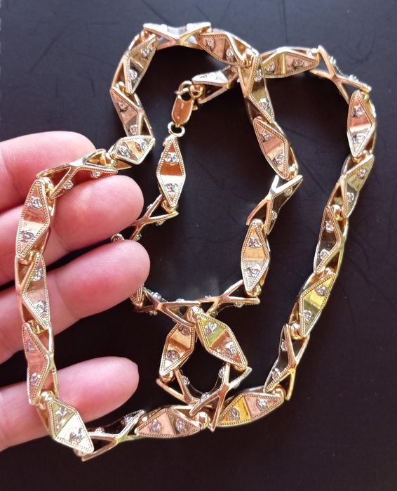 Красив ланец ...