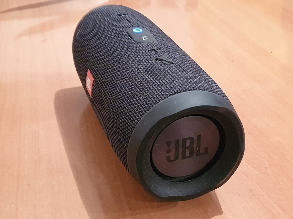 Toнколона JBL Charge 3
