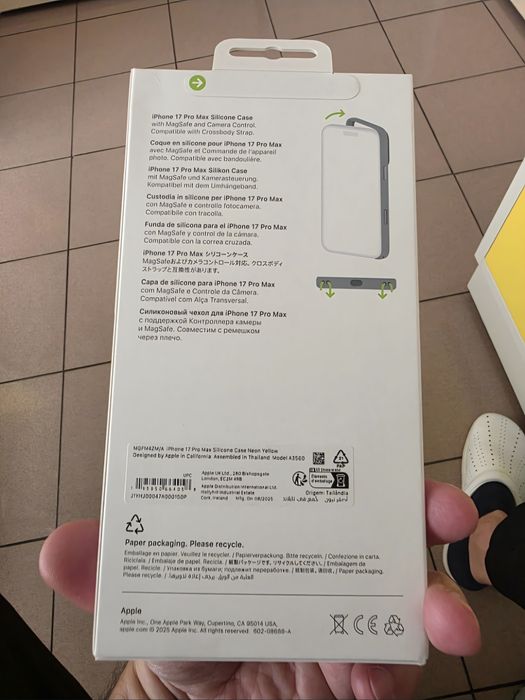 Husa iPhone 17 pro max noua  originala cu bon si factura