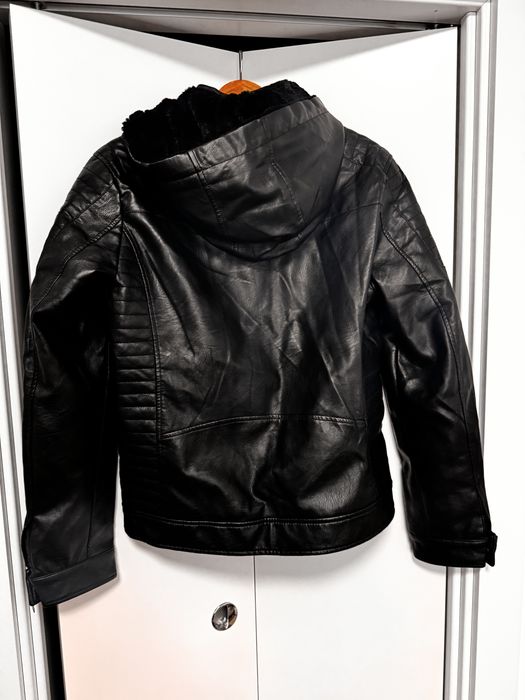 Geaca de piele cu gluga si blana M