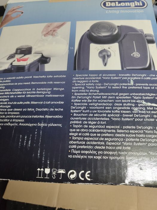 Кафе машина  De Longi Ce9 за експресно и капучино...