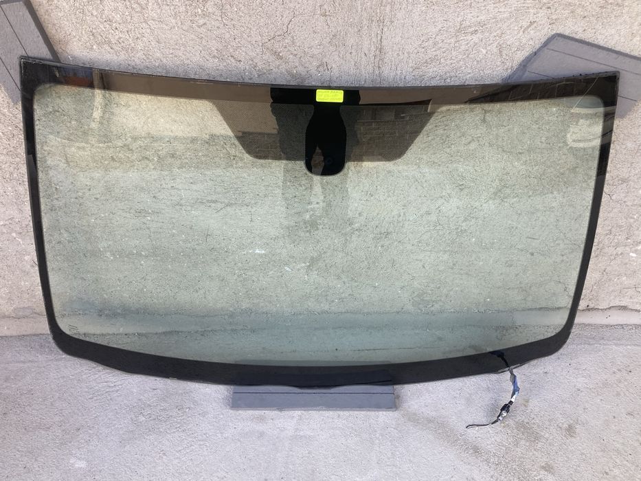 Предно стъкло за тойота авенсис/toyota avensis T25 03-08г