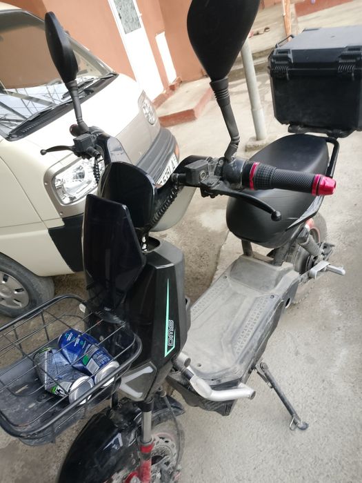 Elektro skutter sotiladi