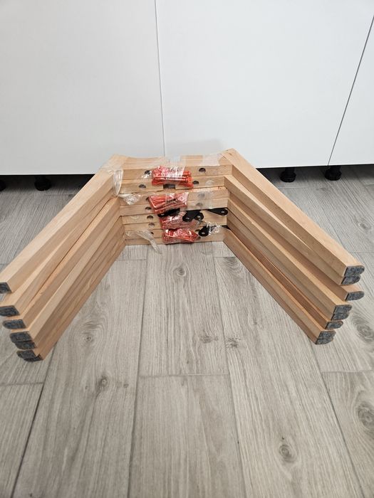 Set 4 scaune bucatarie NOI lemn masiv catifea