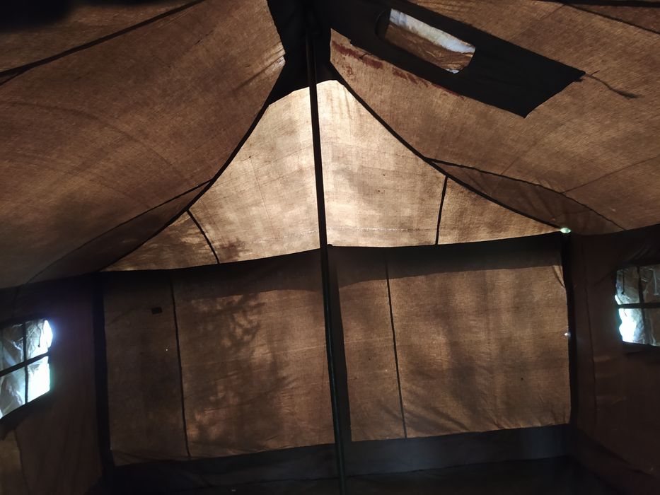 Военна палатка офицерска ( военен , военна , военни , войнишки , армей