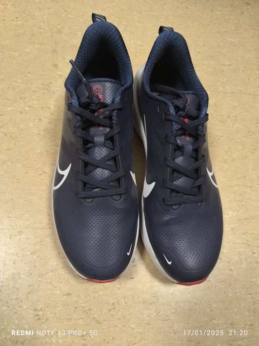 Nike krasofka sotiladi