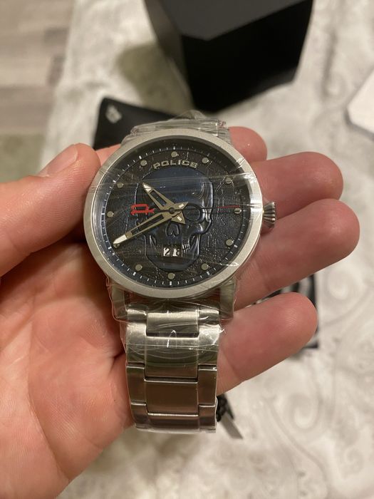 Ceas Police nou cu eticheta