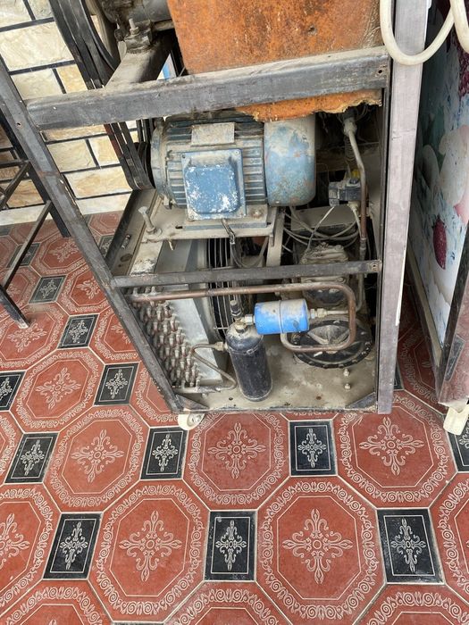 Марожни аппарат сотилади