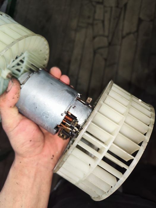 Моторчик печки 124 103 мотор с кондицилнером