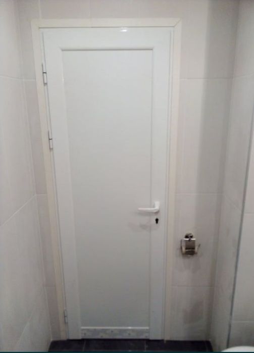 Врати за баня влагоустойчиви