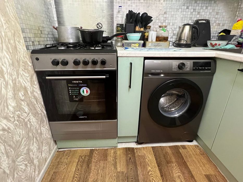 Продам кухню с плитой стиралкой раковина с посудомойкой комплект