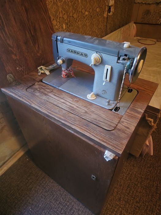 Продаётся швейная машинка Чайка. В идеальном состоянии