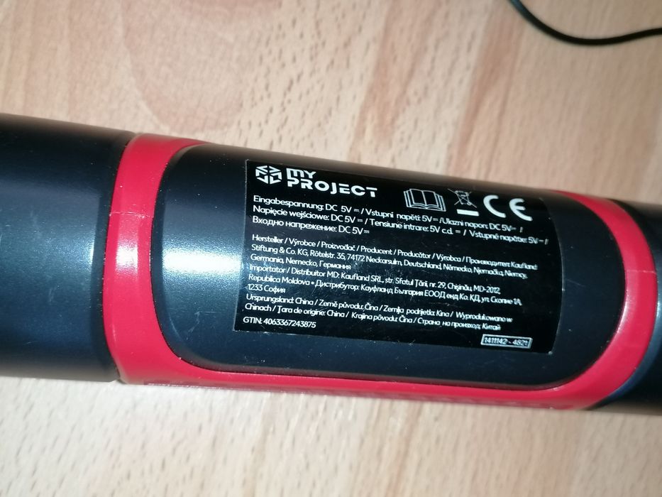Compresor cu acumulator portabil si un Multitool electric util in masina