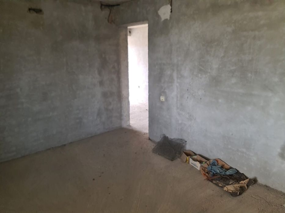 De vanzare casa banesti ..