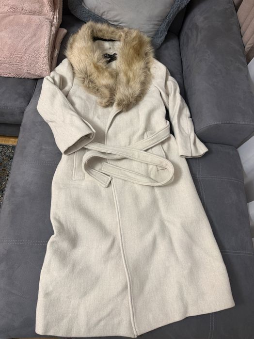 Палто Zara само пробвано