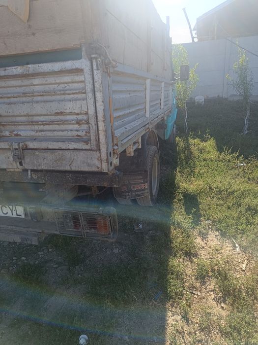 Iveco 25din 1998 basculabil pe trei părți.