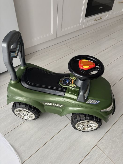 Машинка каталка для детей