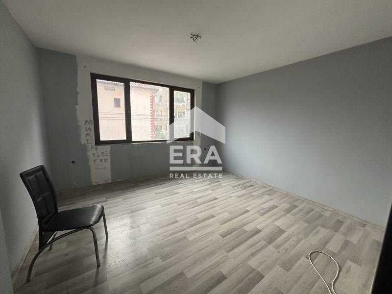 Продава се Тристаен апартамент в Хасково, Център - 84 кв.м за 1124 €/кв.м - Снимка #2