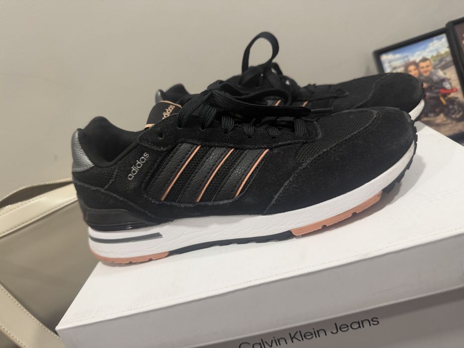 Маратонки adidas
