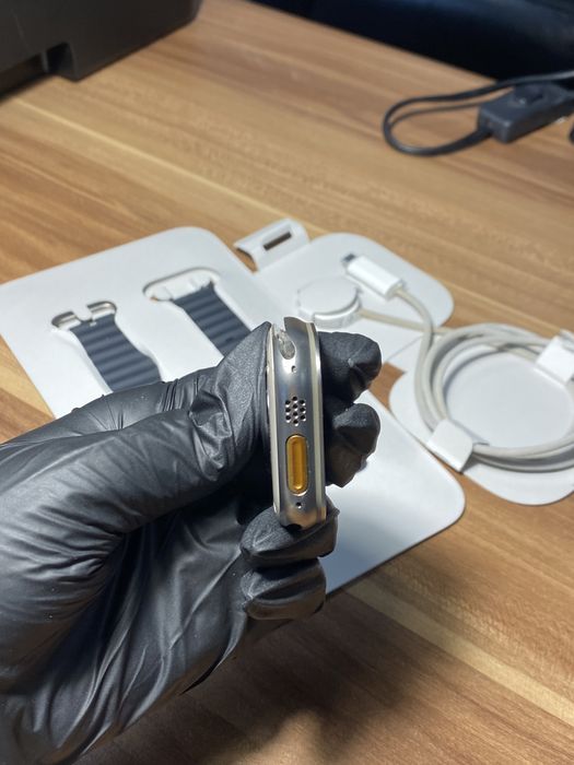 Apple Watch Ultra / 49 mm / Black