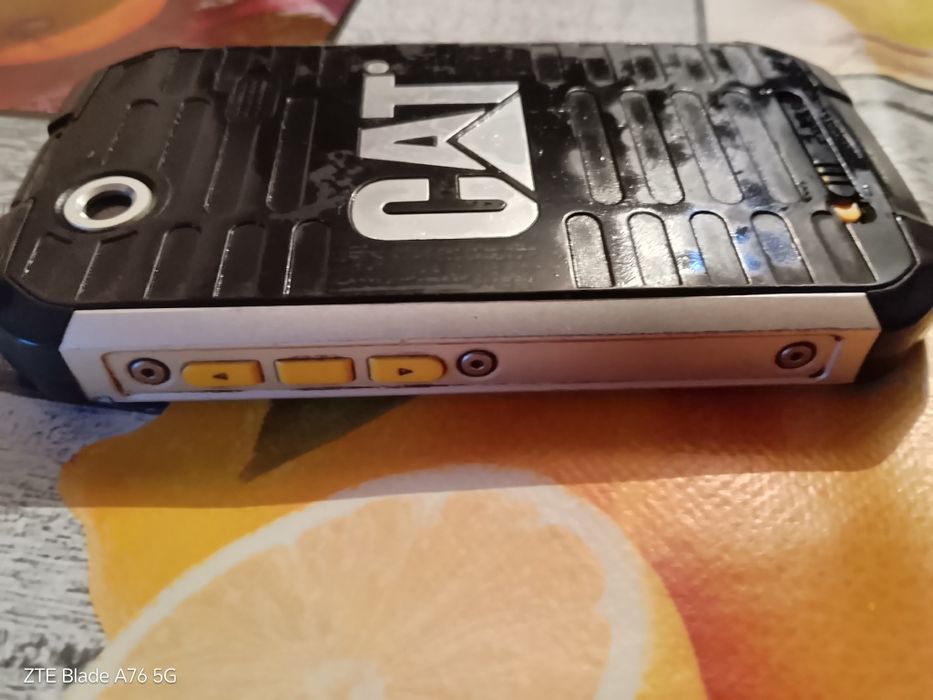 Смартфон Caterpillar CAT B15