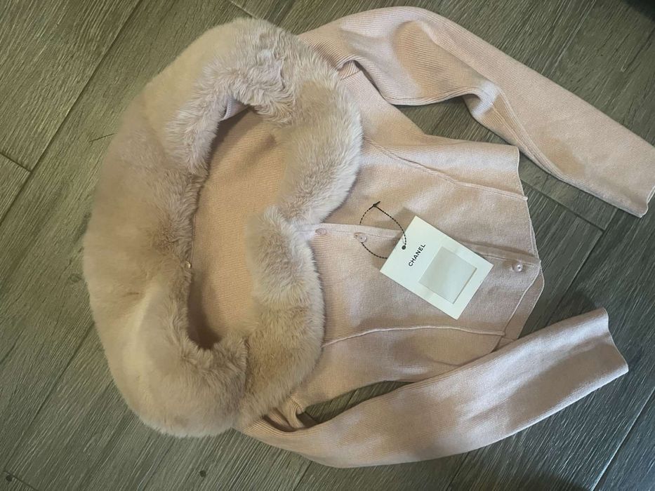 Жилетка  с втален силует