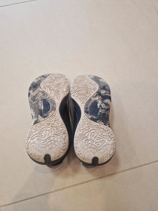 Adidasi Under Armour marimea 36
