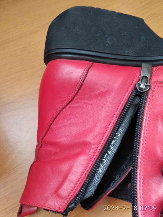 Ботинки натуральная кожа.