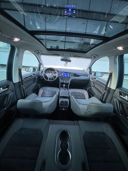 VW Golf Sportsvan / HighLine ~ ParkAssist ~ Pano ~ Euro6 ~ DSG ~ Euro6