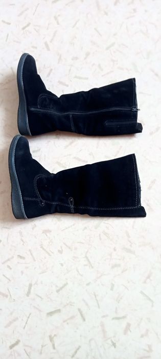 Продам замшевые сапоги