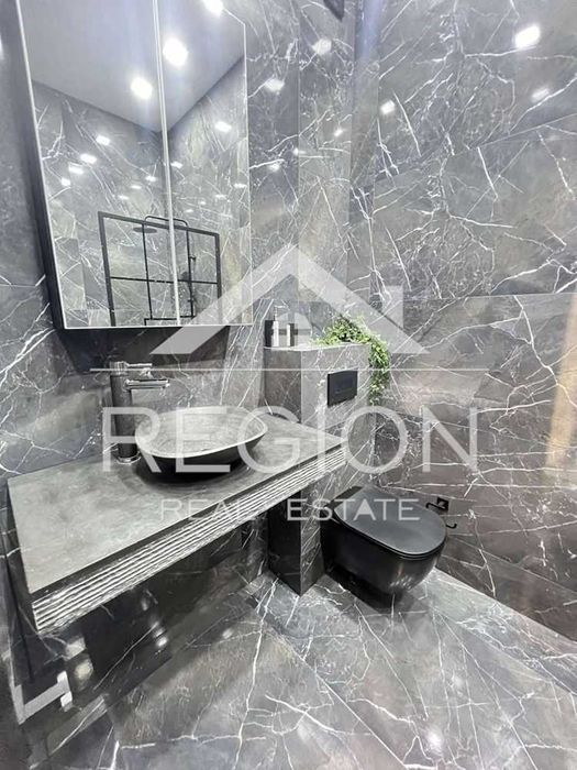 Дава се под наем Четиристаен апартамент в Варна, м-т Евксиноград - 230 кв.м за 2500 € - Снимка #12