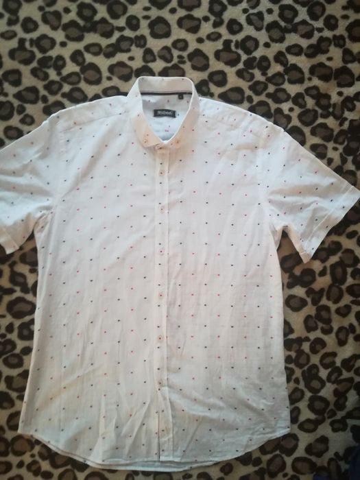 Cămașă mărimea XL, cu maneca scurta