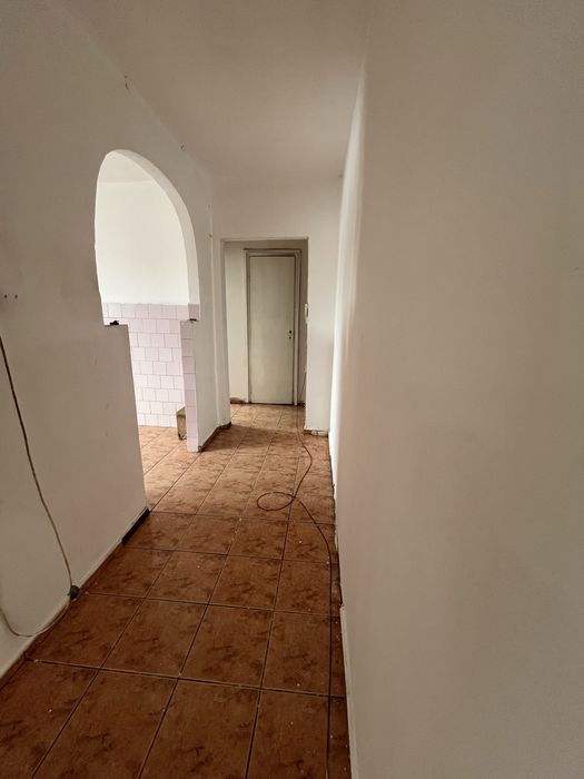 Apartament cu trei camere de vanzare in Alesd
