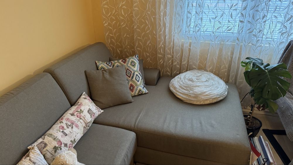 Ъглов диван с лежанка + 2 табуретки – 290 см