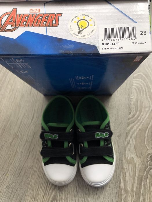 Adidasi tenesi lumini hulk panza