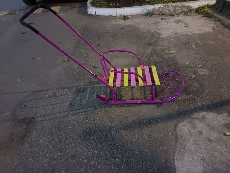 Продам сани  детские