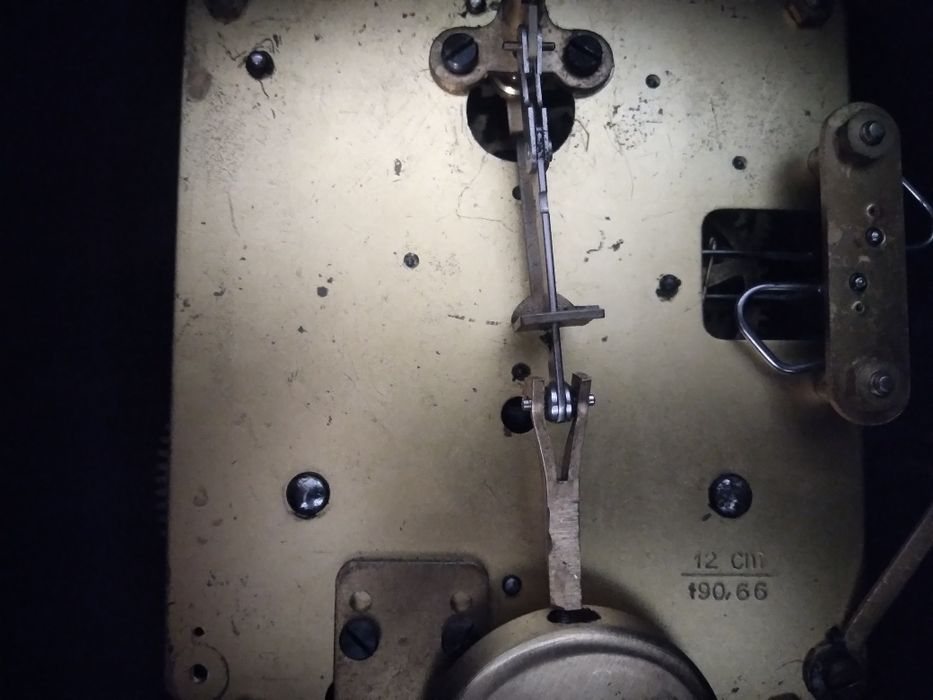 Se vinde ceas mecanic semineu T. B.Germany anii 1960 -70