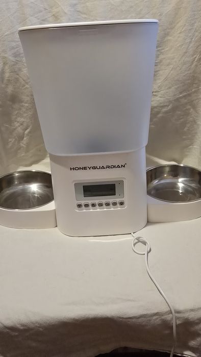 Хранилка за домашни любимци  смарт