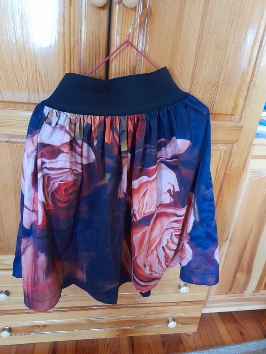 Midi пола на Pause