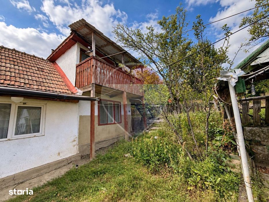 Casa cu teren de 600 mp, situata la drumul principal – Moristi