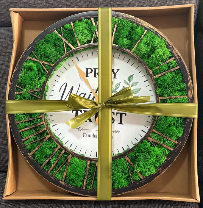 Ceas cu licheni personalizat