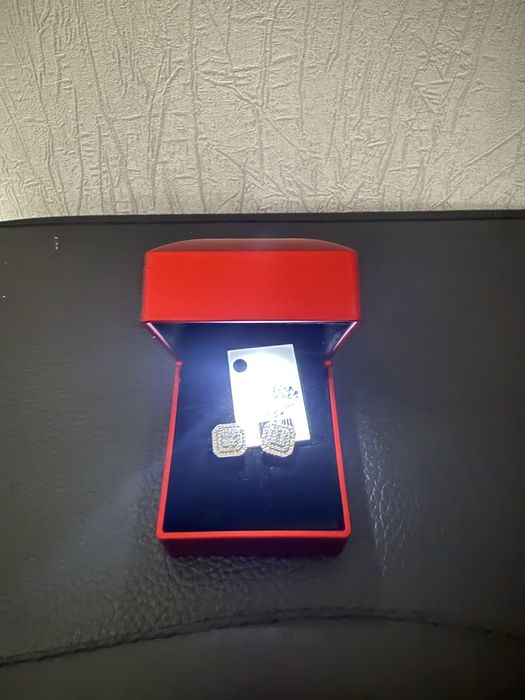 ПРОДАМ бриллиант пусеты