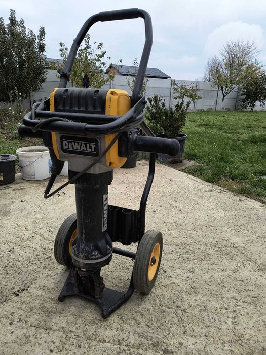 Inchiriez Placa Compactoare