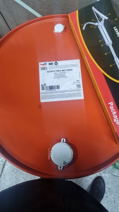 Total ineco 5w30 orginal EU  Mobil 15w40 orginal  100%