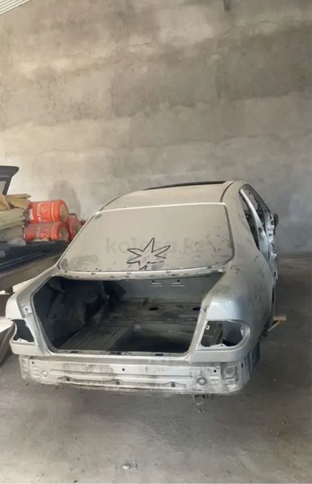 Кузов мерс 210 рестальник в хорошем сост