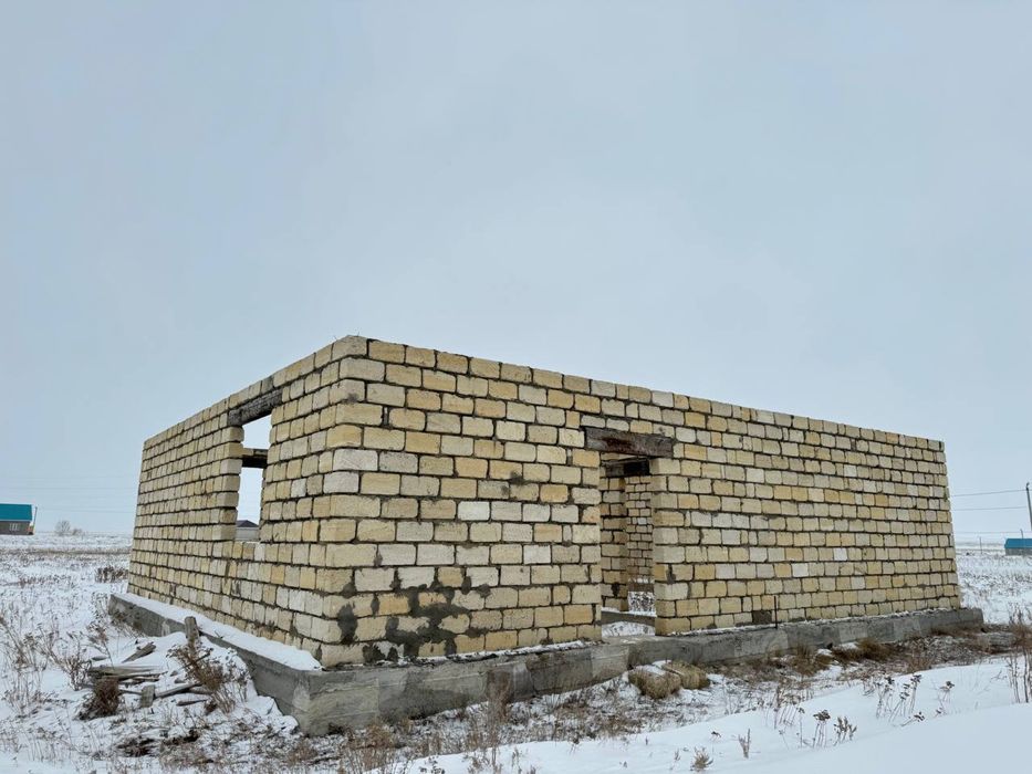 продается частный не достройный дом