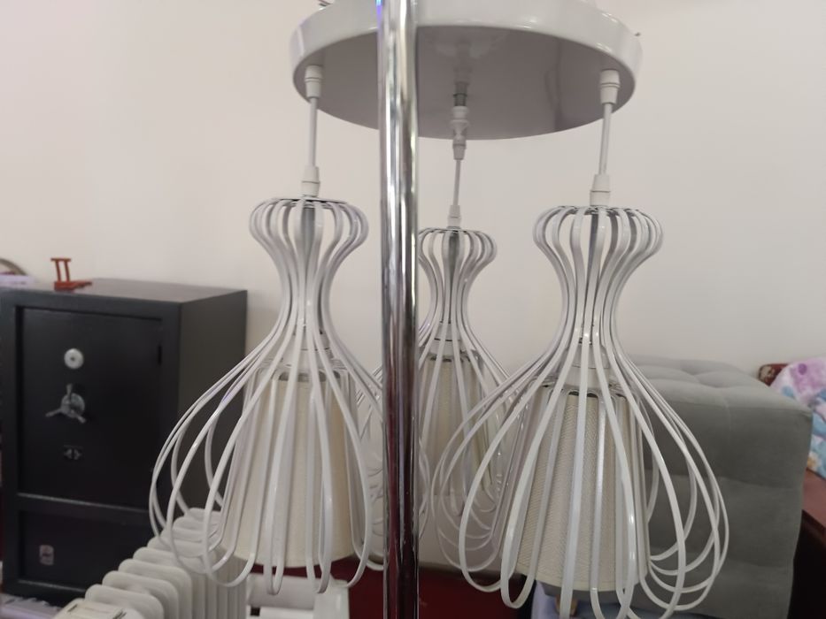 Срочна продам люстры