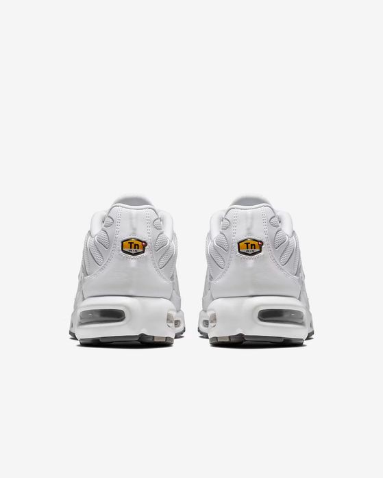 Nike Air Max Plus TN "Triple black" и други