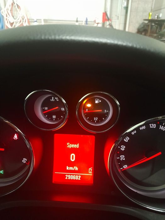 Opel Insignia Sports Tourer 2.0 Diesel, 2010, Manuală – 3.100 €