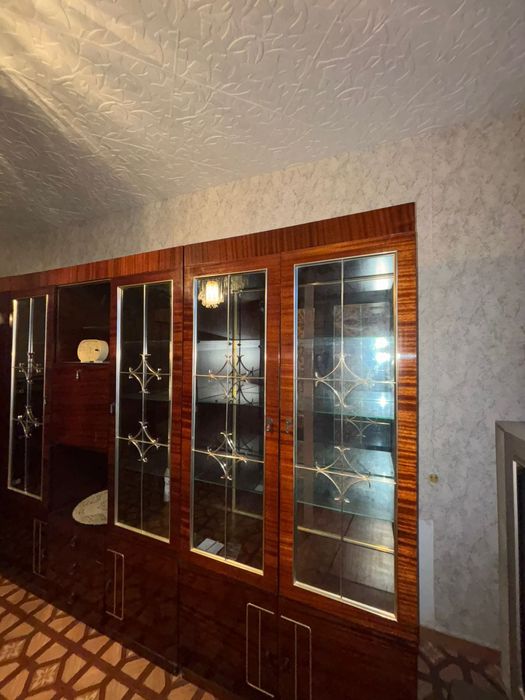 Продам сервант в отличном состоянии